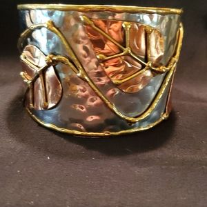 Leaf motif cuff bracelet
